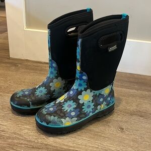 Kids Size 5 Bogs | Waterproof